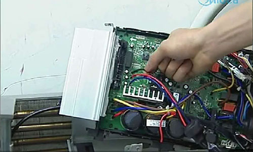 哈密美的空调电话是多少